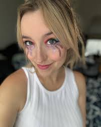 Happy pride babes 🏳️‍🌈🏳️‍⚧️✨ I hope you feel brave enough to be exactly  who you are and loved enough to create magic. This month and every month.  🩷 #pride🌈 #pridemonth #lgbt #loveislove #