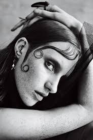 MAREI Damian Black Onyx Horn Talisman Ring In 18K Rose Gold