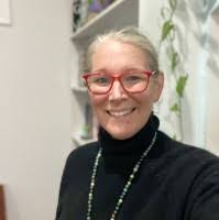 Nichole Hester's Instagram, Twitter & Facebook