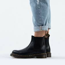 Martens silhouette — adding some empowering height, while still. Damen Dr Martens 2976 Chelsea Boots Schwarz Glatt Leder Stiefel 39 Gunstig Kaufen Ebay