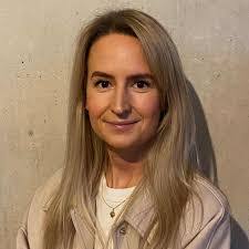 Lisa Grams's Instagram, Twitter & Facebook