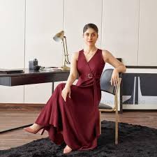 How About This Look Of Kareena Kapoor Khan For A Fashion Brand Like It Or Love It Follow Instantbollywood For Latest Fashion Dresses Designs For Dresses