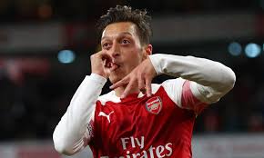 Mesut ve i̇rfan aramızda değil. Emre Belozoglu Mesut Ozil Icin Devreye Girdi
