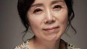 Born in 1960, kim min kyung began appearing in a theater firm in 1979 and appeared in dozens of initiatives. 4s6cqxe6zwcj1m