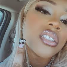 Oh wow yall so this lady just received a random deposit of $50K turns out  her baby daddies mama passed away and he was the beneficiary to her life  insurance. Only problem