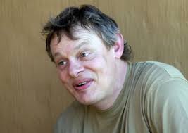 Clunes tells of bullying hell