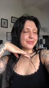 I have been obsessed with Jenna's red carpet looks for the Wednesday season  2 premier. BUT the comments are not it!!! It really goes to show how people  are still completely obsessed