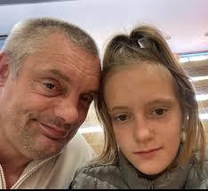 Send me your full pic,her full pic🙊🙊🙊