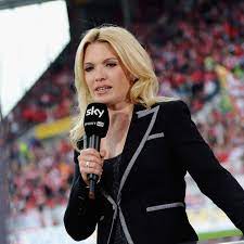 Find the perfect sportmoderatorin stock photo. Jessica Kastrop Sportmoderatorin Gesteht Magersucht Bunte De