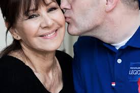 Give us a kiss, it's 70 years since end of war