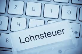 Podatki A Zarobki W Niemczech Computer Keyboard Electronic Products Computer