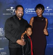 Also, she has earned a hefty income by selling her three music albums. Jennifer Hudson Bio David Otunga Wife Power Sportz Magazine