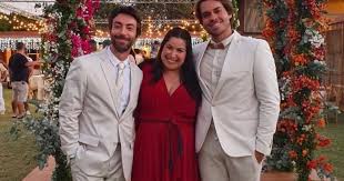 Marca os amigos, avisa à família, avisa pra todo mundooooooo. Criticado Paulo Gustavo Nega Censura Em Minha Mae E Uma Peca 3 Cena De Beijo Gay Nao Foi Escrita Gzh