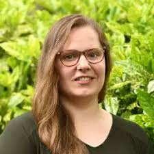 Customer Care Executive Larissa Bird的信息