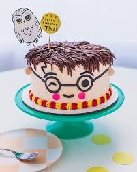 Lyndsay On Instagram Kawaii Harry Potter Cake It S Never Too Late To Become A Potterhead Just Cake Land Harry Potter Birthday Cake Harry Potter Cake