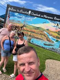 Wanderlust day #13 with the 👑 of the 🚍 and the old guy. We had a  wonderful time in Springfield Missouri 🏃🤓🇺🇸✝️