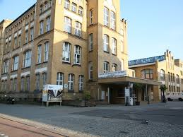 Helle, ruhige dachgeschossmaisonettewohnungen in berlin oberschöneweide erstvermietung 5 zimmer jeweils terrasse und balkon 2 bäder pro wohnung 4.og. Werden Die Rathenauhofe Zum Wohngebiet Qiez