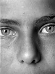 Ett ansikte. Beställare: fabrikör Johan Behrn.