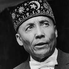 Elijah Muhammad had children with underage women Yes, Elijah Muhammad had  children with multiple women: Clara Muhammad Elijah's wife, with whom he  had eight children, including Warith Deen Muhammad. Clara was a