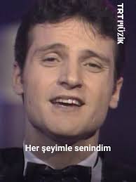 Sinan Özen'in Duygusal Şarkılarıyla Nostalji Yolculuğu