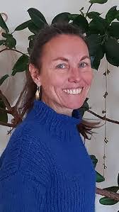 Carmen Beck's Instagram, Twitter & Facebook