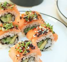 Unkompliziertes Angeber Sushi Ala Henssler Fur Zu Hause Sushi Essen Rezepte Essen Und Trinken