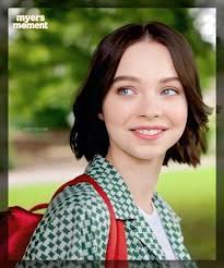 Emma Myers serving beauty and vibes effortlessly 💛 #emmamyers #actresses  #aestheticclinic