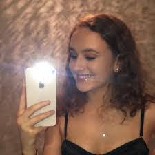 Cara Fagan's Instagram, Twitter & Facebook