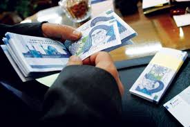 خرید دلار باعث حذف یارانه نقدی می‌شود؟