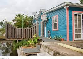 So You Can T Afford A Beachfront Home In Malibu Or The Hamptons That Doesn T Mean Living With A View Of The Beachfront Beachfront Rentals Beachfront Bargains