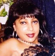 I'm really please to be in the group i'm from Reunion island and I live in  the south west of france🇫🇷 now i used to live in london before that's why  i