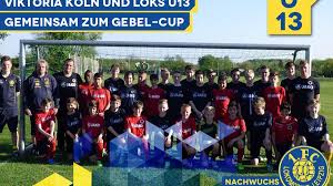 Zuvor tritt die mannschaft von trainer adi hütter gegen viktoria köln (10. Viktoria Koln Und Loks U13 Gemeinsam Beim 12 Gebel Cup Sportbuzzer De