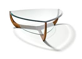 Le Living Voit La Vie En Couleurs Table Basse Triangulaire Table Basse Chene Table Basse Verre
