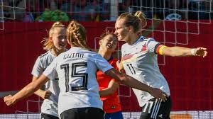 Als absoluter topfavorit gehen aber die titelverteidigerinnen aus den usa ins rennen. Fifa Frauen Fussball Wm 2019 Die Termine Spielplan Tv Und Livestream