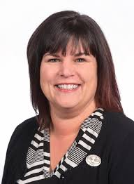 Catherine Little has been re-elected as unit representative for Hospitals,  Part III. Catherine is a registered nurse at the Saint John Regional  Hospital. Congratulations! ---- Catherine Little a été réélue représentante  d'unité