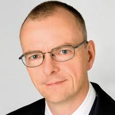 Social Factors in Aesthetics: Social Conformity Pressure and a Sense of  Being Watched Affect Aesthetic Judgments