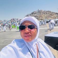 Oluwa favour your child. WCW👇 Our hustle must pay. Nigeria will be better  again✌️