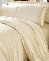 Also be sure to check out our bonus buyer's guide below so you can go shopping with confidence. 16 Best Silk Sheet Sets 2021 Silk Bed Sheets Reviews