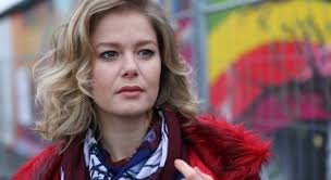 Kuzgun dila'yı görür… #kuzgun #enbüyükzaafım @arducbrs @burcubiricik #burcubiricik #berikaburcu #burcuberika #queenbiricik #queenburcu #burcununfanları. Burcu Biricik Biography Height Life Story Super Stars Bio
