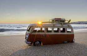 Voyage and bus are semantically related. Minicar Travel Beach Holiday Sunset Vw Bus T1 Miniature Cars Bus Ride Cool Photos