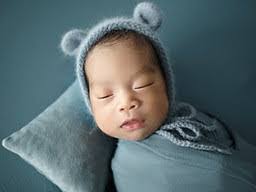 Dana Newborn's Instagram, Twitter & Facebook