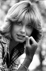 Love Rolands hair like this in 1990!