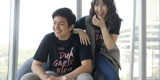Bima and dara are lovers who are still in high school. Intip Foto Foto Chemistry Pemain Dua Garis Biru Angga Yunanda Dan Zara Jkt 48 Halaman All Kompas Com