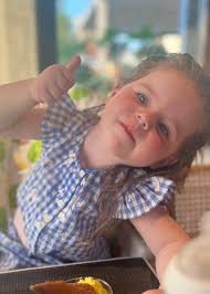 Pics: Inside Suzanne Kane's Greece Holiday As Family Soak Up The Sun