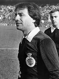 Medié copia a Caetano Bueno