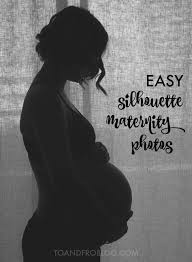 Black And White Photoshoot At Home How To Take Easy Silhouette Maternity Photos Indoor Maternity Photos Maternity Photography Tips Maternity Silhouette