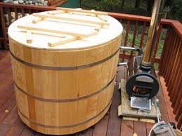 Badefass Mit Holzabdeckung Japanisches Bad Badefass Badebottich