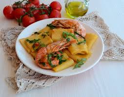 Served on a fresh baked bun with lettuce, tomato and herb mayonnaise. Pin Su Cucina