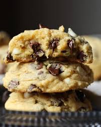 Image May Contain 1 Person Food Cookies Et Biscuits Pepite Chocolat Moelleux