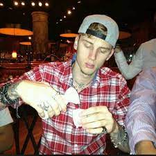 Pin On Machine Gun Kelly